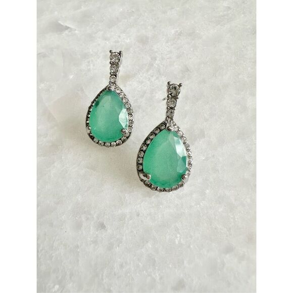 No Brand Jewelry - Sea foam green tear drop earrings